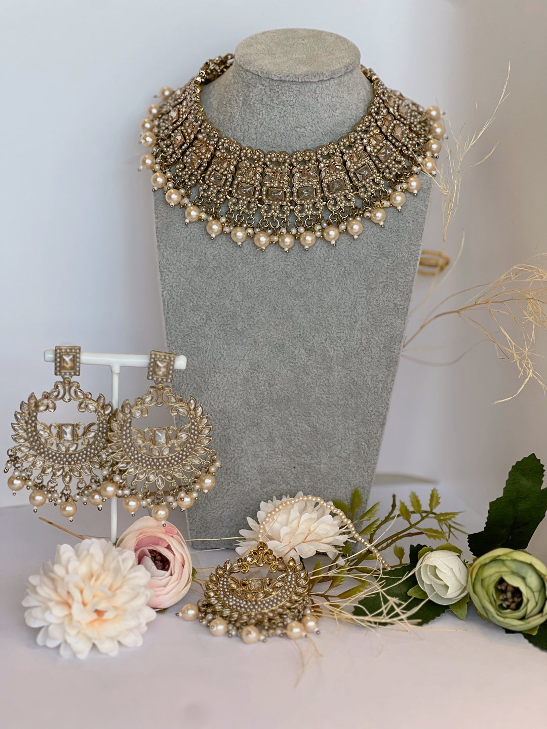 Necklace Tikka Set